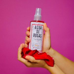 Agua de rosas