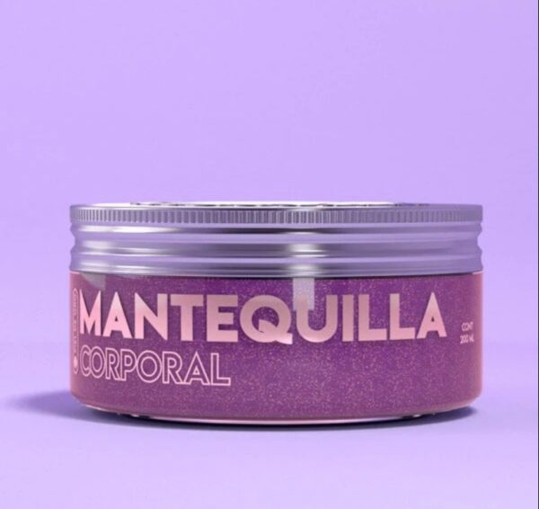 Mantequilla corporal sandía $ 35.000 Mantequilla, Crema extra hidratante no grasosa a base de vitaminas y aceites naturales que aportarán a tu piel frescura natural. Aroma: Sandía La mejor sensación que puedes tener es sentir tu piel suave y brillante. Esta mantequilla de uso diario a base de vitaminas y aceites naturales te ayudará a mantenerla hidratada y con un aroma espectacular. ¡Puedes usarla en todo tu cuerpo, tu piel te lo agradecerá! No deja una sensación pegajosa y es de rápida absorción.